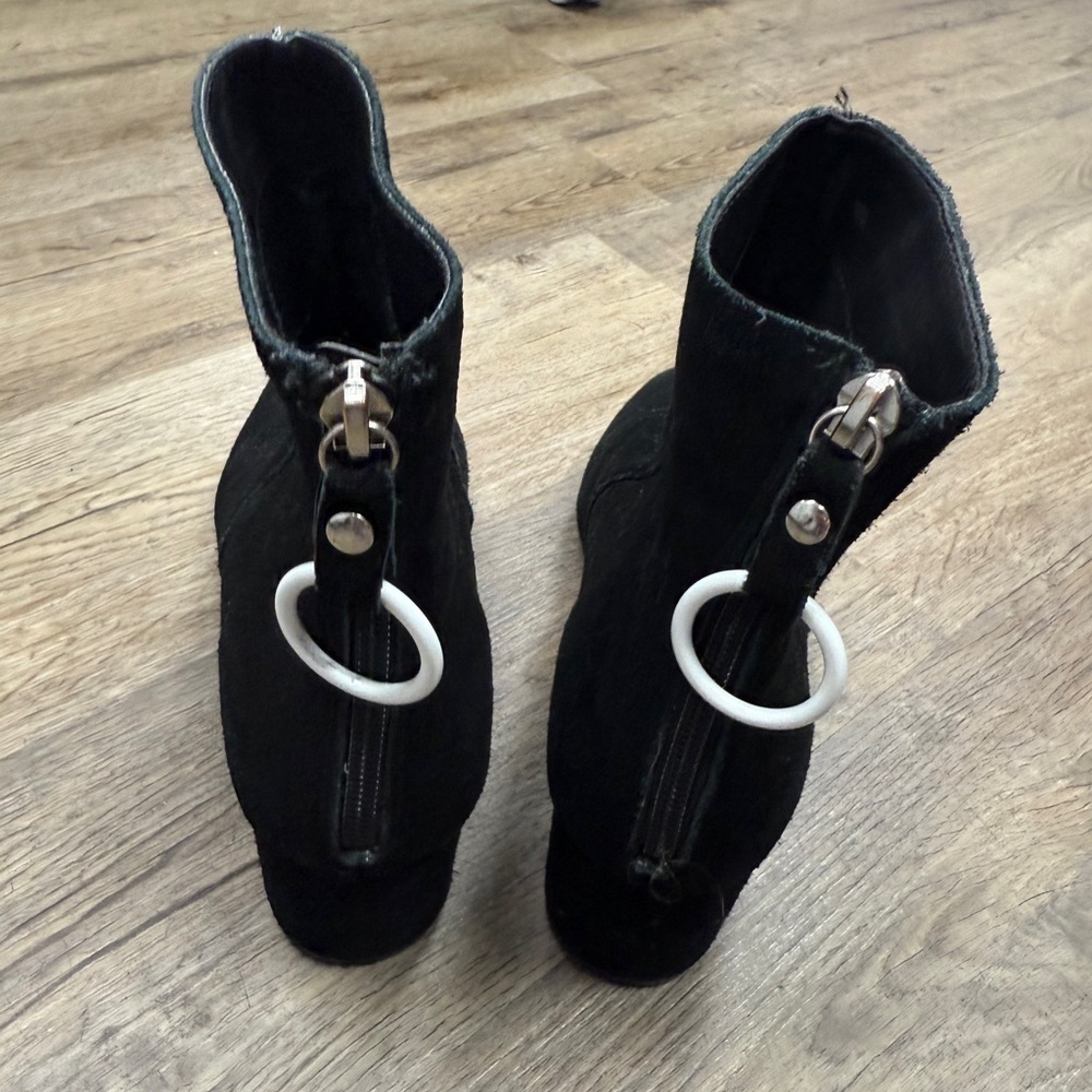 Urban Outfitters Black Suede Women's Boots Size 9 - Picture 3 of 5